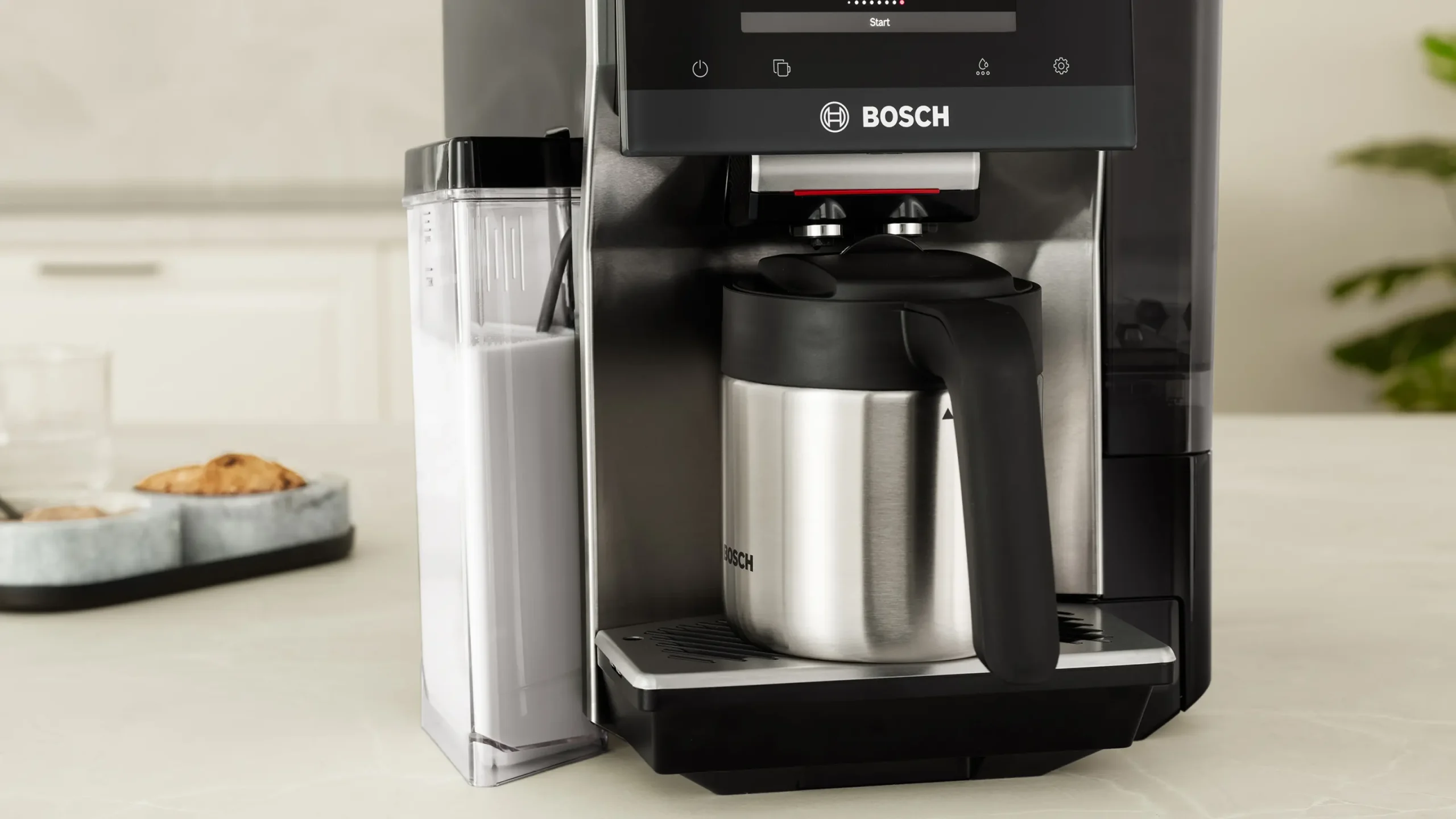 800 Series Fully Automatic Espresso Machine VeroCafe Silver, Removable Water Tank - Image 6