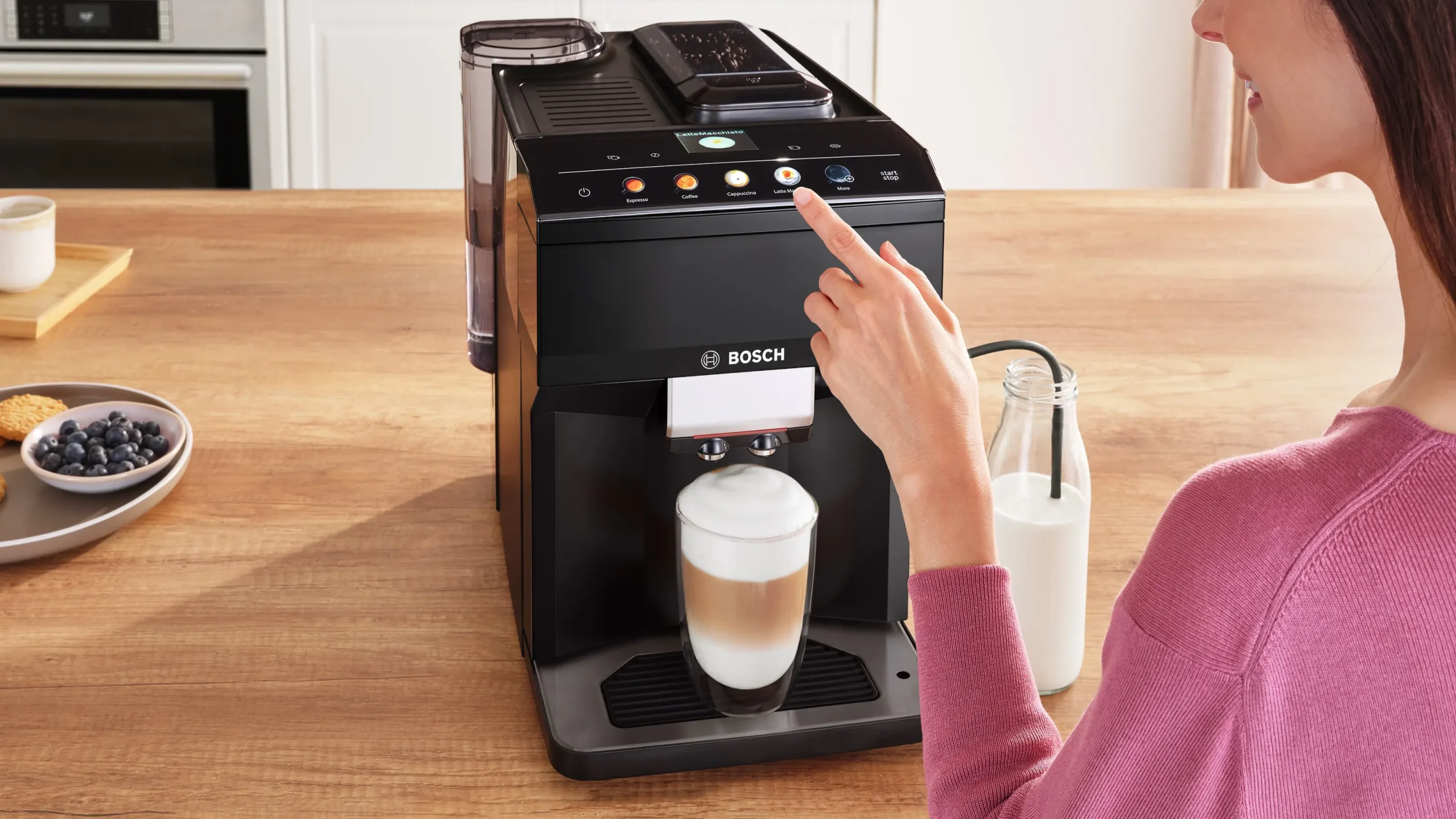 500 Series Fully Automatic Espresso Machine 500 Series VeroCafe Piano Black, Removable Water Tank - Image 7